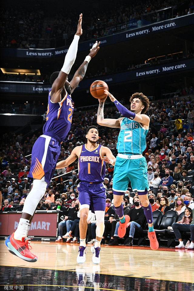 杨毅吐槽NBA裁判控场：活塞落后受益明显 明天狼队打湖人要倒霉