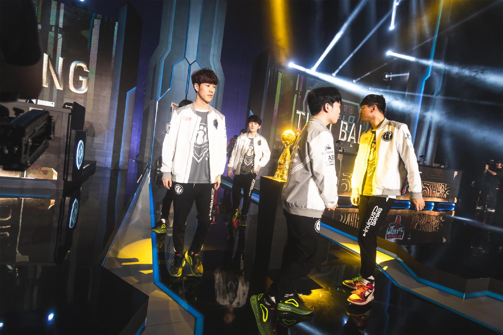 手退防未稳 手退防未稳