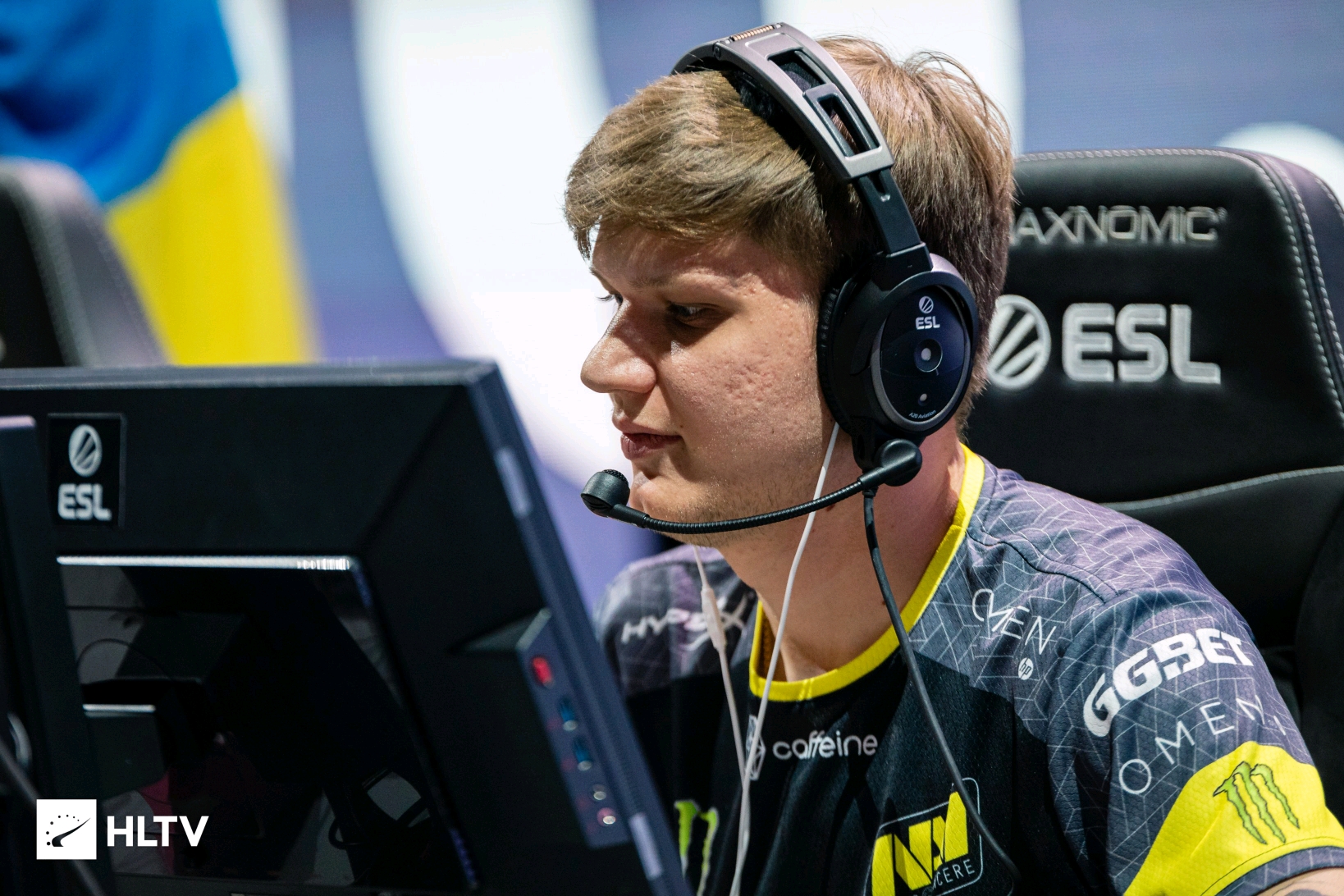 边迫使弱滚 边迫使弱滚